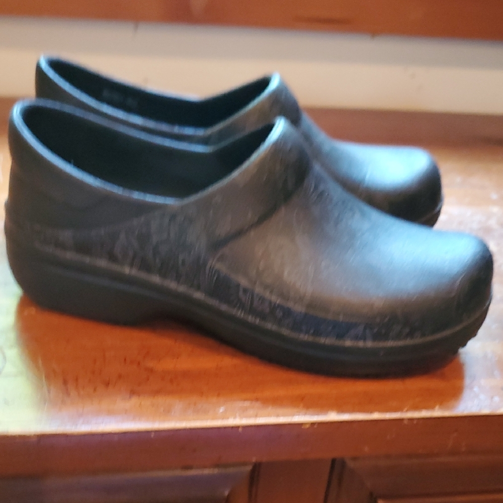 CROCS Womens Black Slip-On Loafers